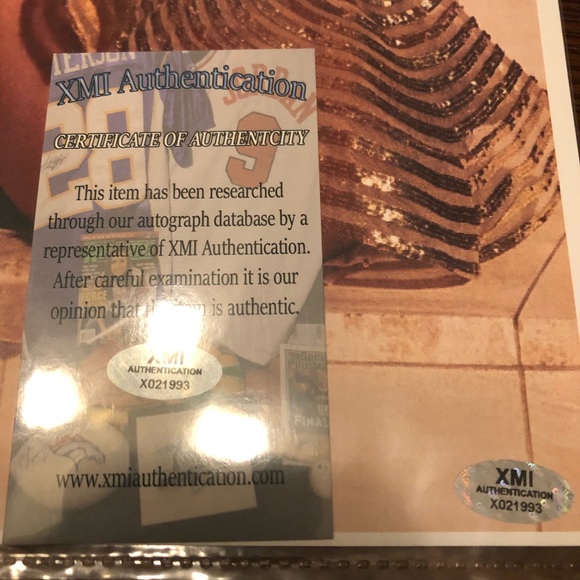 Kim kardashian signed with COA 🖊 - Picture 3 of 3